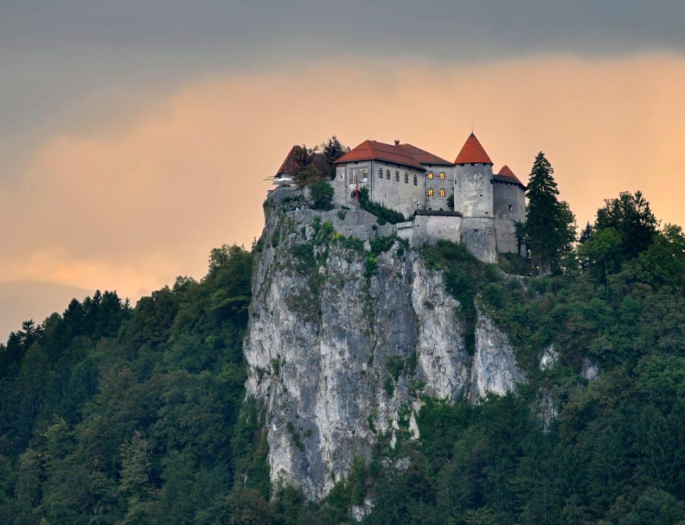 Bledi kastély, Szlovénia