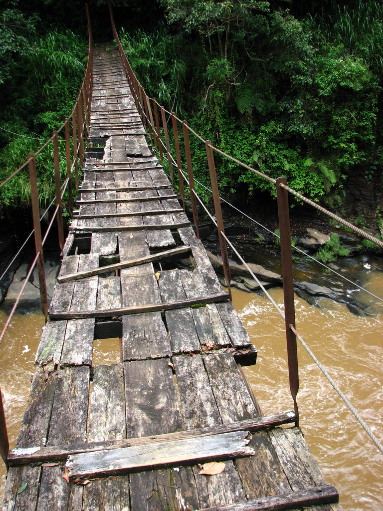 8. Kotmale-Footbridge-Sri-Lanka