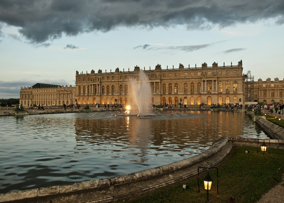 11. Versailles